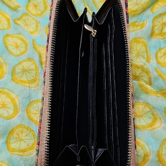 Floral  Wallet - Picture 3 of 5